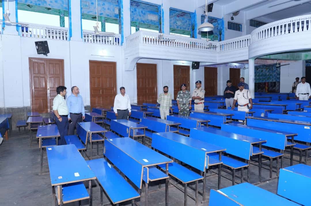 नीट-यूजी परीक्षा की तैयारियों का डीसी और एसपी ने लिया जायजा, केंद्रों का किया निरीक्षण