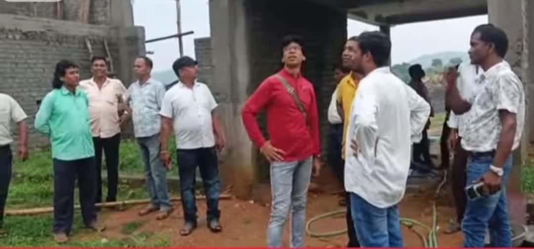 विधायक ने की छऊ नृत्य कला केंद्र व निर्माणाधीन  गुरूजी बैडमिंटन कोर्ट का निरीक्षण