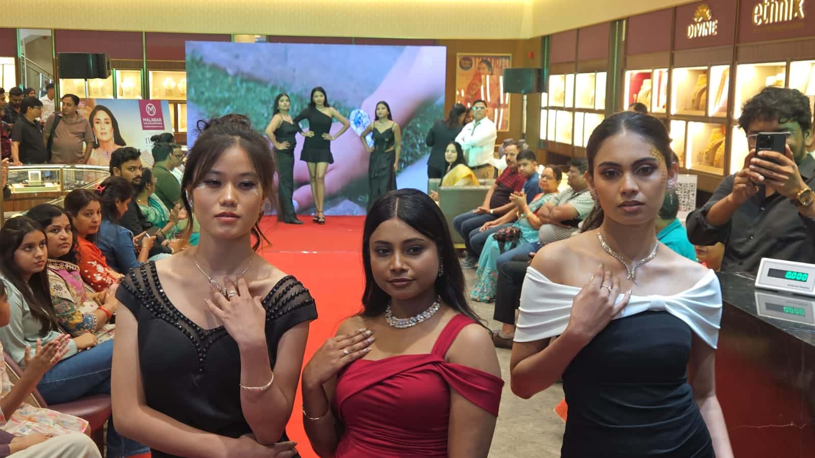 मालाबार गोल्ड एंड डायमंड्स ने 'नुवा' (नुआ) लॉन्च किया प्रकृति की बेहतरीन रचनाओं से प्रेरित नेचुरल डायमंड कलेक्शन
