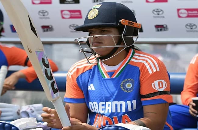 दीप्ति शर्मा टॉप पर बरकरार, आईसीसी रैंकिंग में शेफाली-रेणुका की छलांग