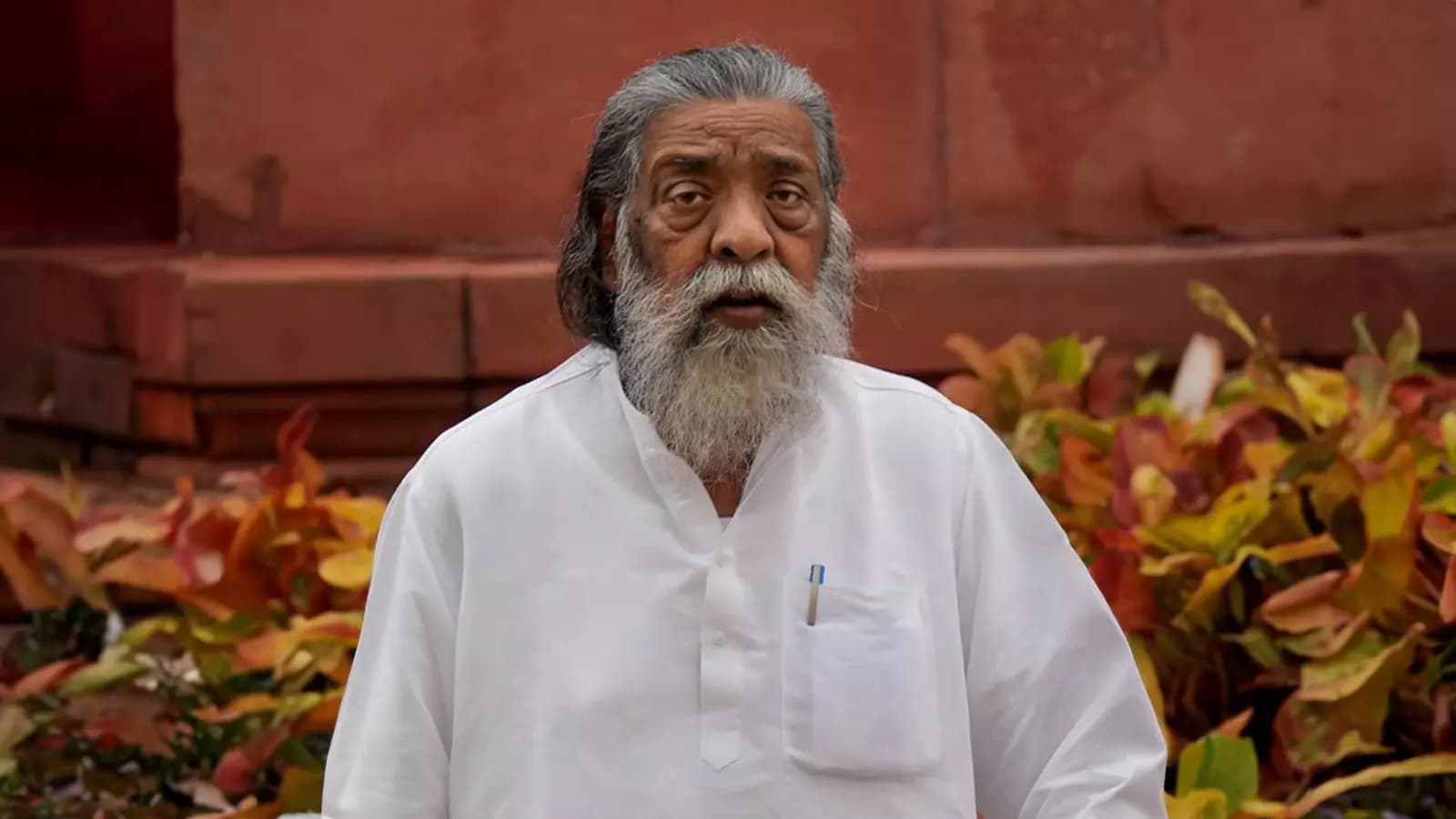 राष्ट्रपति ने पद्म पुरस्कार 2026 प्रदान किए, अभिनेता धर्मेंद्र को मरणोपरांत पद्म विभूषण - header image