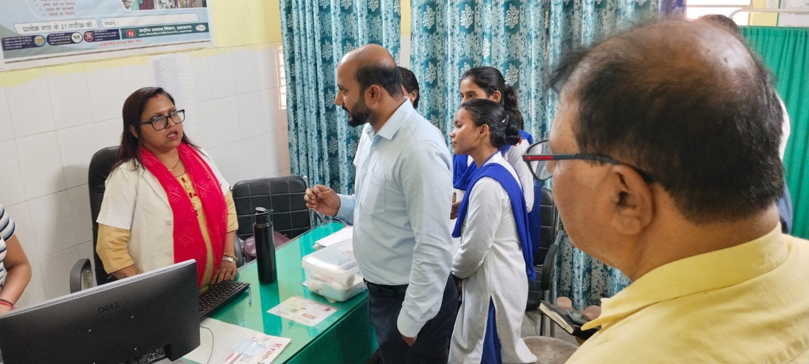 मुख्यमंत्री के गांव नेमरा पहुंचे डीसी ऋतुराज, विकास कार्यों का लिया जायजा - header image
