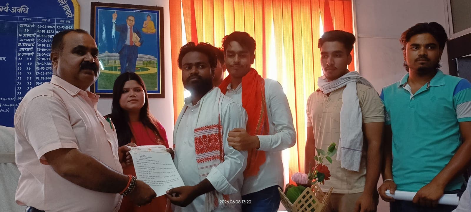 जेएस कॉलेज में सीटों में कमी के खिलाफ छात्र संगठनों ने प्राचार्य को सौंपा ज्ञापन - header image