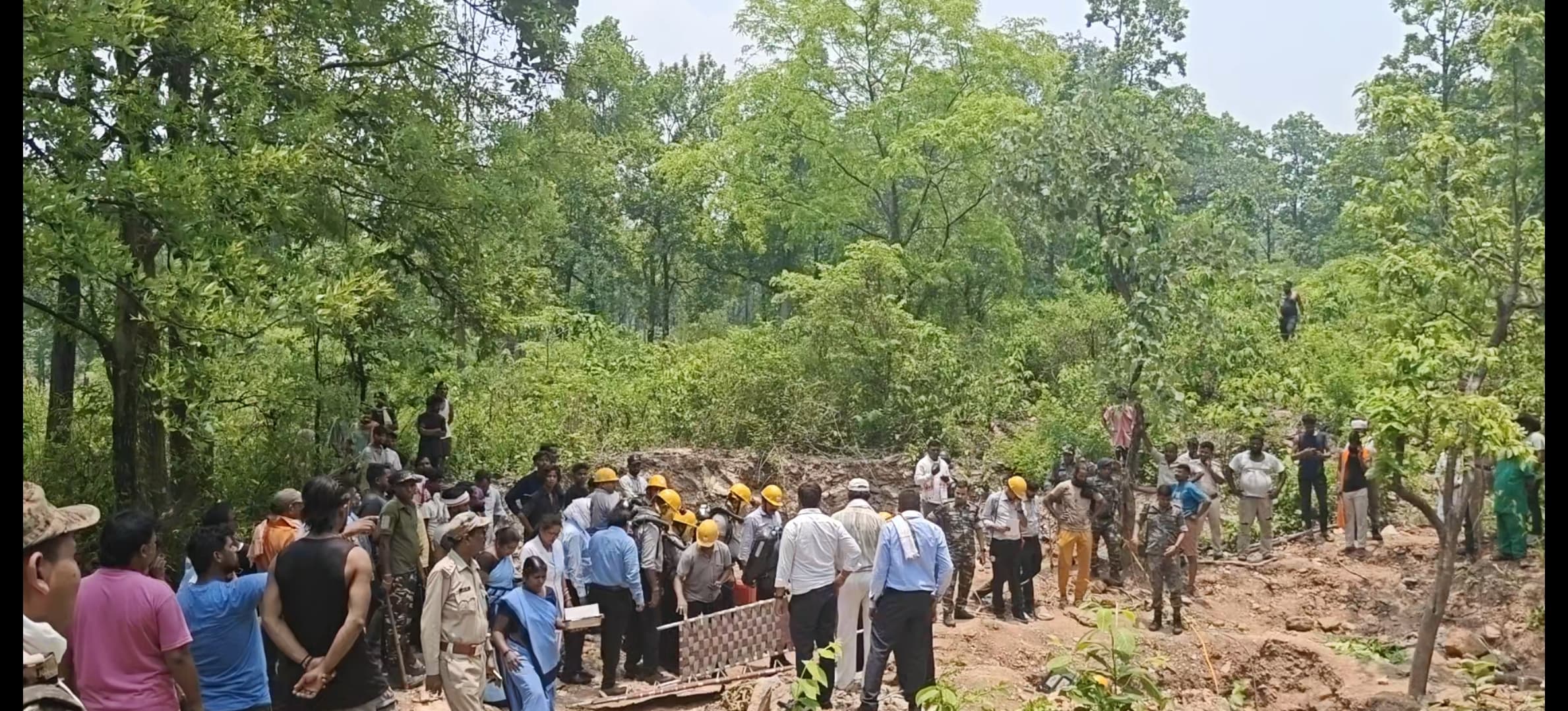 रामगढ़ में  सीसीएल के अरगड्डा प्रक्षेत्र में अवैध कोयला खदान में दम घुटने से चार मजदूरों की मौत - header image