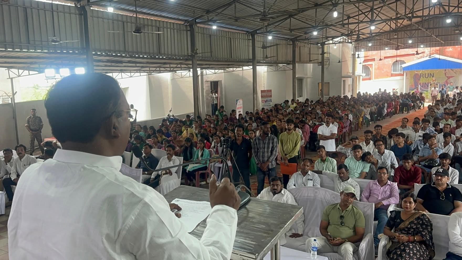 रोशन पाथवे टू डिग्निटी फाउंडेशन, रामगढ़ द्वारा मेधावी विद्यार्थी सम्मान समारोह एवं करियर काउंसलिंग कार्यक्रम का हुआ भव्य आयोजन  - header image